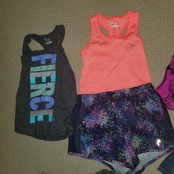 Girls athletic clothes new and barely used - Picture 3 of 5